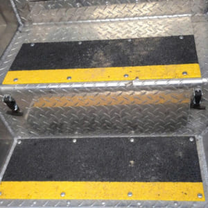 Tấm ốp phẳng chống trượt cầu thang, kích thước 200x600mm