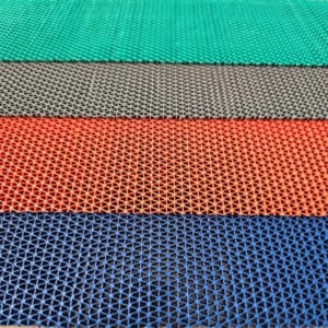 chọn tấm chống trơn bể bơi