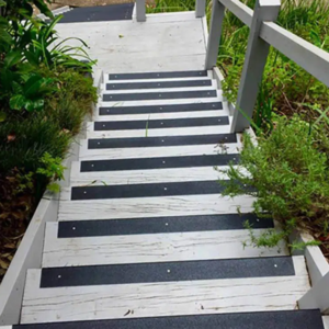 Miếng dán chống trượt cầu thang 9cmx100cm CTPRO