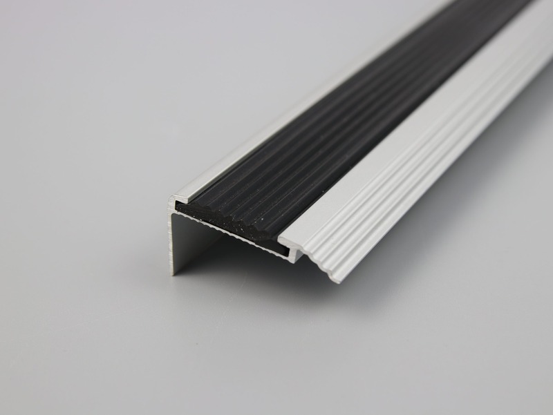 sai lầm khi lắp đặt nẹp chống trơn