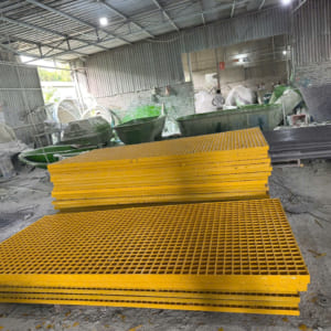 Tấm sàn grating composite frp kích thước 1220 x 2440 x 50 mm