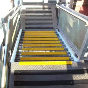 Tấm composite chống trượt cầu thang bản 10cm dài 1m -TC101